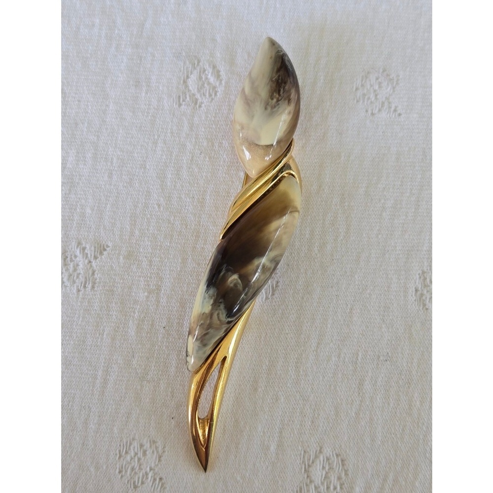 Vintage Gold-Tone Verducci Brooch with Cream and Brown Marbled Resin Auger Shell